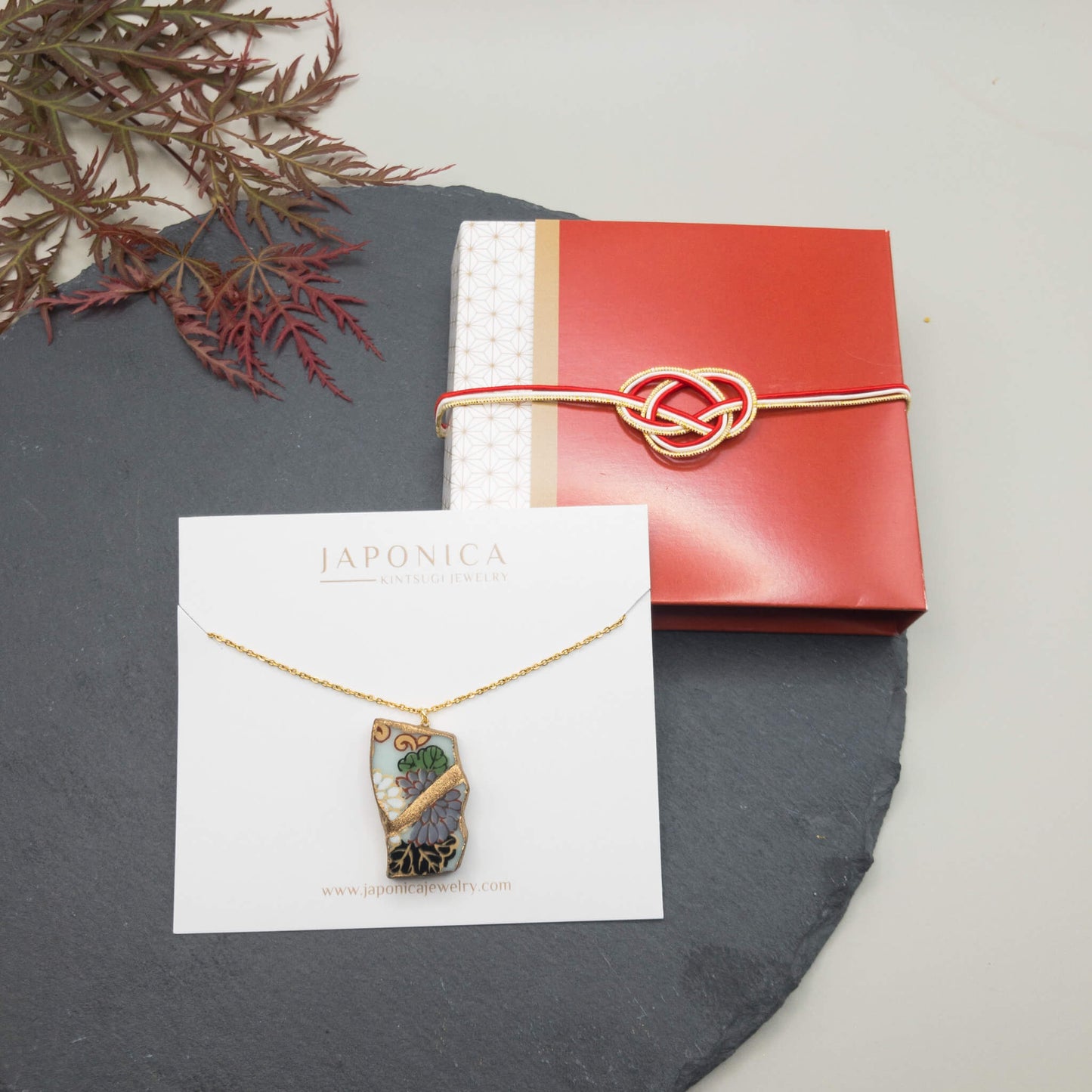 Grey Flower Necklace-Kintsugi jewelry-Japanese pottery jewelry-JAPONICA