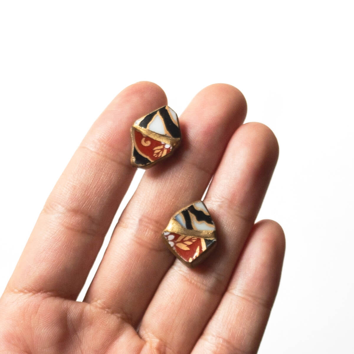 Yobitsugi Stud Earrings-Kintsugi jewelry-Japanese pottery jewelry-JAPONICA